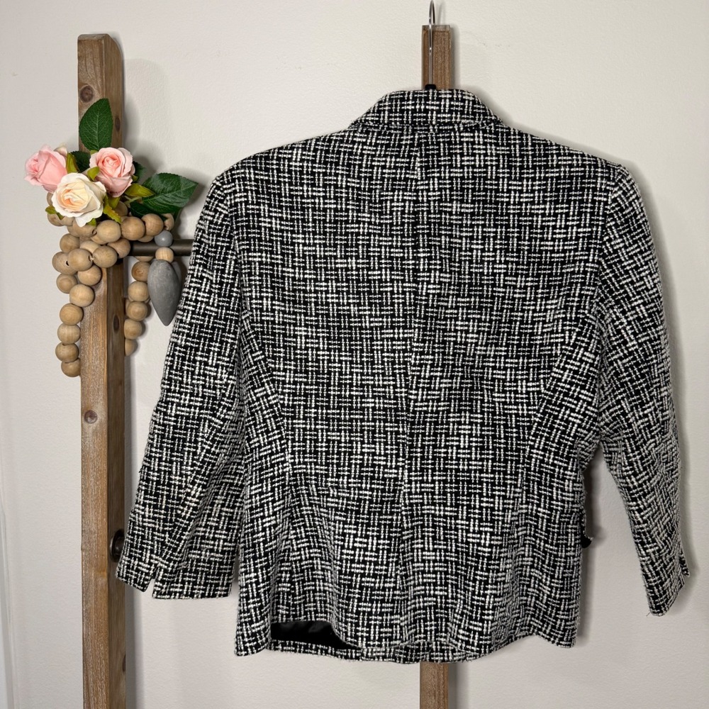 Michael Kors Black White Tweed Blazer Jacket Three Button Pocketed Size 6 - Picture 5 of 10